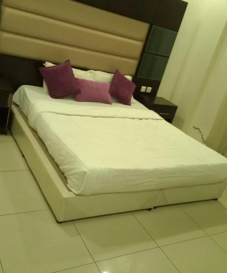 Hotel Aram Room Riyadh